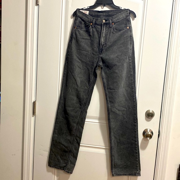 High Rise ‘90s Loose Jeans in Organic Cotton - Picture 1 of 9